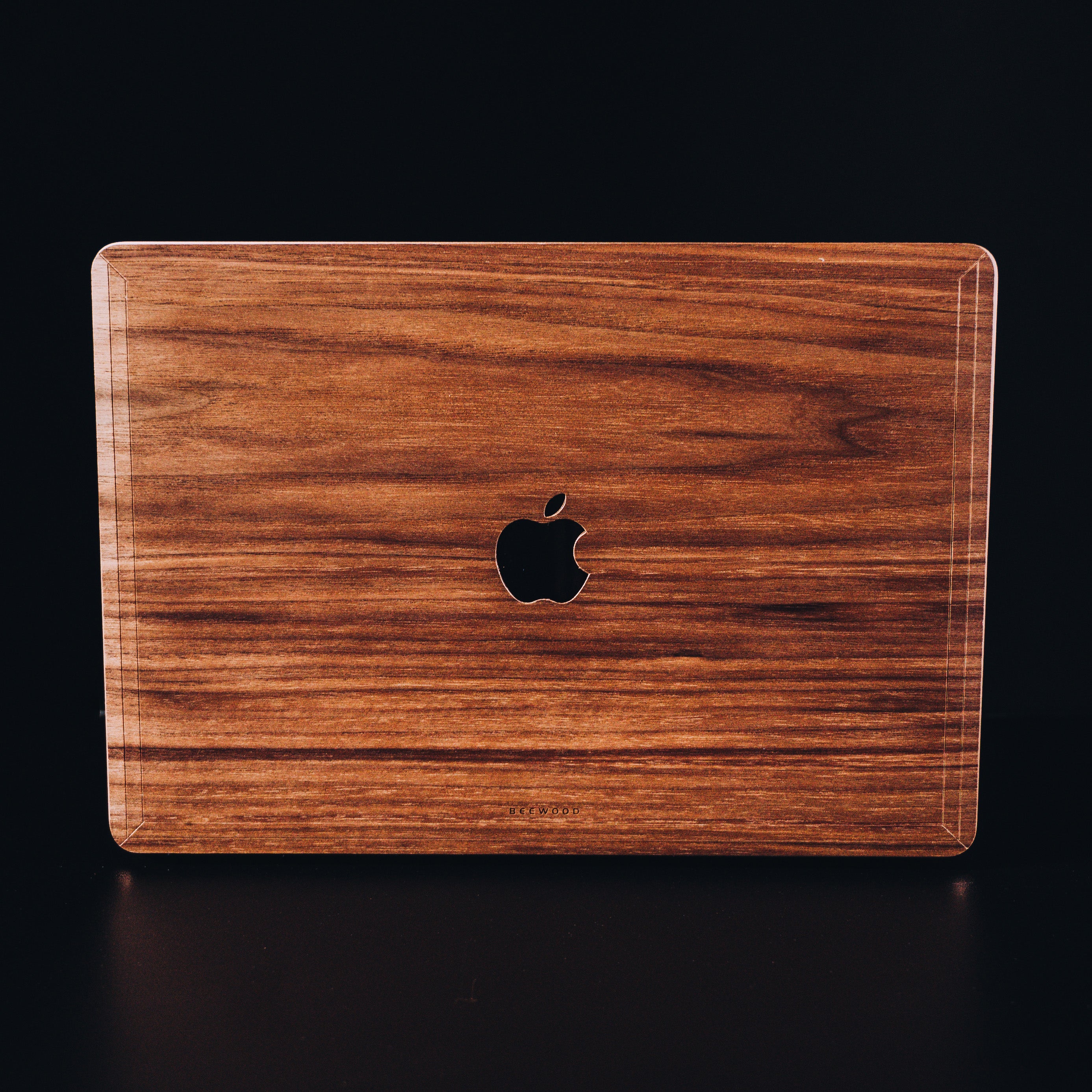 MacBook Skin Aufkleber aus Holz - Walnuss